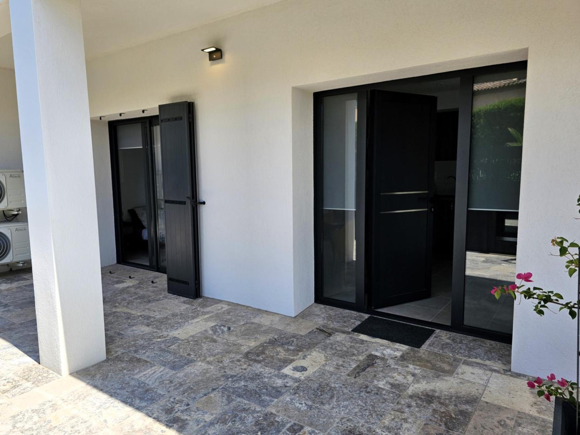 Etoile Du Berger Saint Aygulf 3 Villas Et 4 Appartements Jardin Individuel Et Piscine Chauffee En Saison - La Mer Et Les Plages 450 M Buitenkant foto