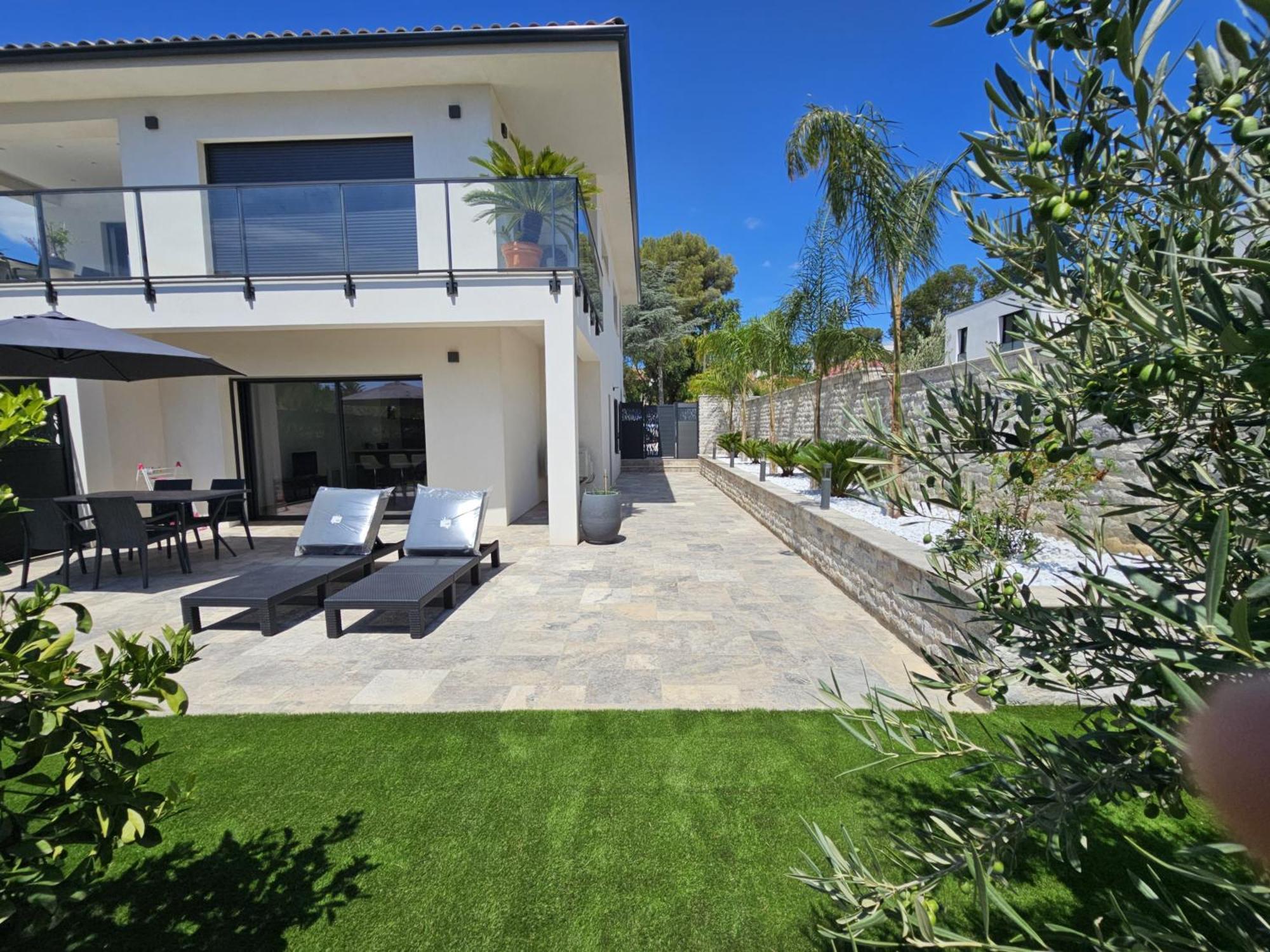 Etoile Du Berger Saint Aygulf 3 Villas Et 4 Appartements Jardin Individuel Et Piscine Chauffee En Saison - La Mer Et Les Plages 450 M Buitenkant foto